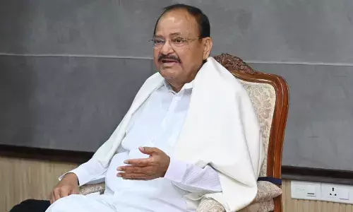 పోలింగ్ ‌బూత్‌లోనే వారికి బుద్ధి చెప్పండి : వెంకయ్య నాయుడు