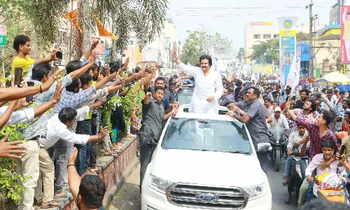 Pawan Kalyan : పవన్ సంచలన వ్యాఖ్యలు.. డబ్బులు లేకుంటే?