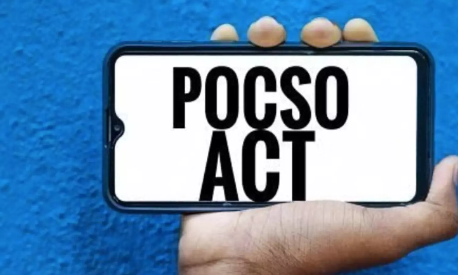 బాధిత బాలిక వివరాలు బయటకు.. పోక్సో యాక్ట్‌ కింద కేసు
