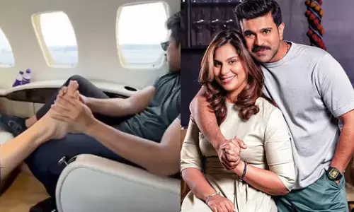 ఉపాసన పాదాలకు మసాజ్ చేసిన రామ్ చరణ్