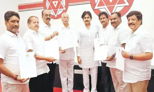 pawan kalyan, janasena party chief, nine candidates, andhra pradesh