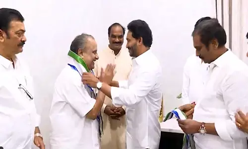 mudragada padmanabham,kapu movement leader,  ycp, ys jagan,
