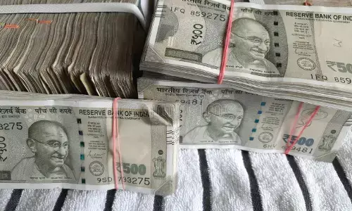 కరీంనగర్ లో కరెన్సీ కట్టలు...హోటల్ సెల్లార్‌లో ఆరు కోట్లు... ఎవరివంటే?