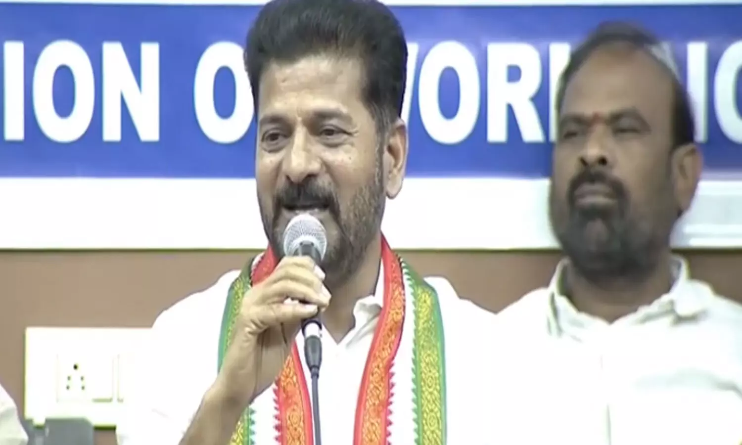 Revanth Reddy : బీఎస్పీ ప్రవీణ్ కుమార్ కు ఆ ఆఫర్ ఇచ్చా.. ఆయనే వద్దన్నారు