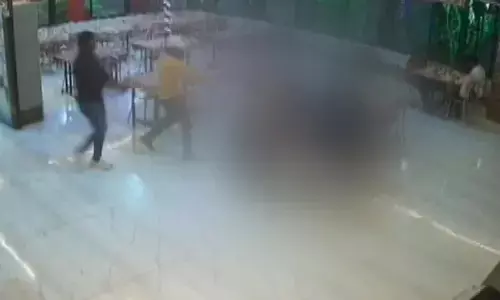 పూణేలో రియల్టర్ పై కాల్పులు.. రెస్టారెంట్లో ఉండగా