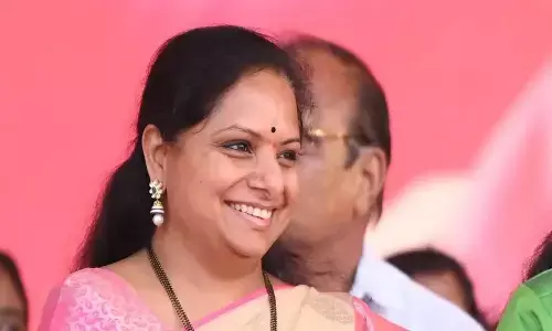 Kalvakuntla Kavitha : మా అమ్మను చూడనివ్వండి.. కవిత కుమారుల అభ్యర్థన