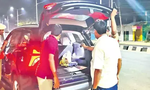 16.4 lakh cash,  seize, police, hyderabad, Money Seized in election code