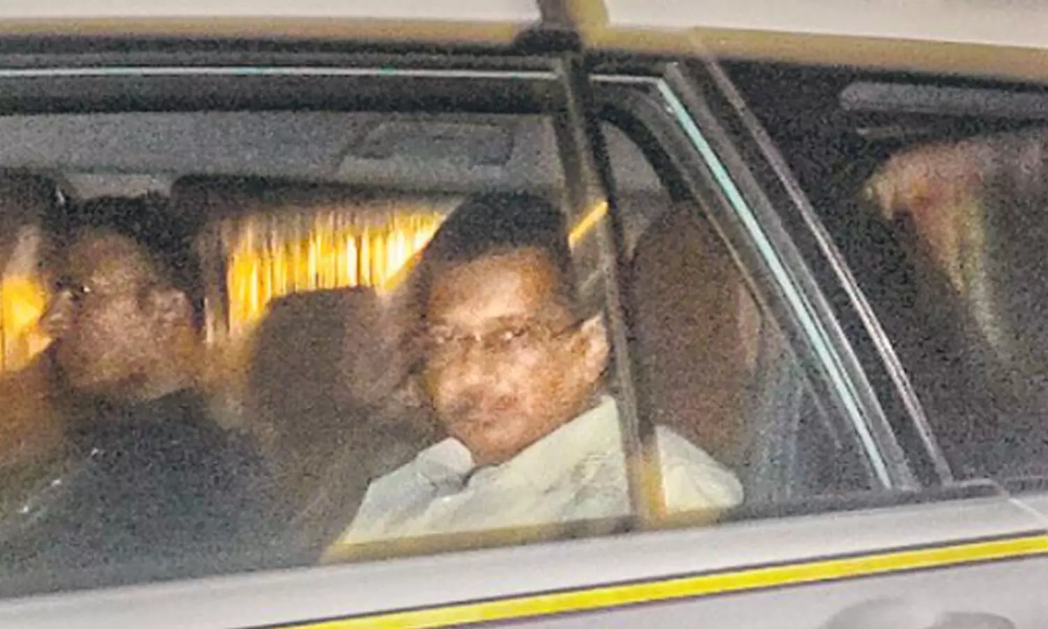 Aravind Kejrival : రాజీనామా చేస్తారా? సీఎంగా కొనసాగుతారా?