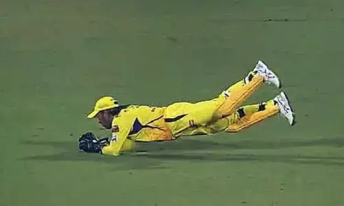 MS Dhoni: ధోని చేసిన డైవ్ చూశారా.. టికెట్ డబ్బులకు న్యాయం జరిగినట్లే