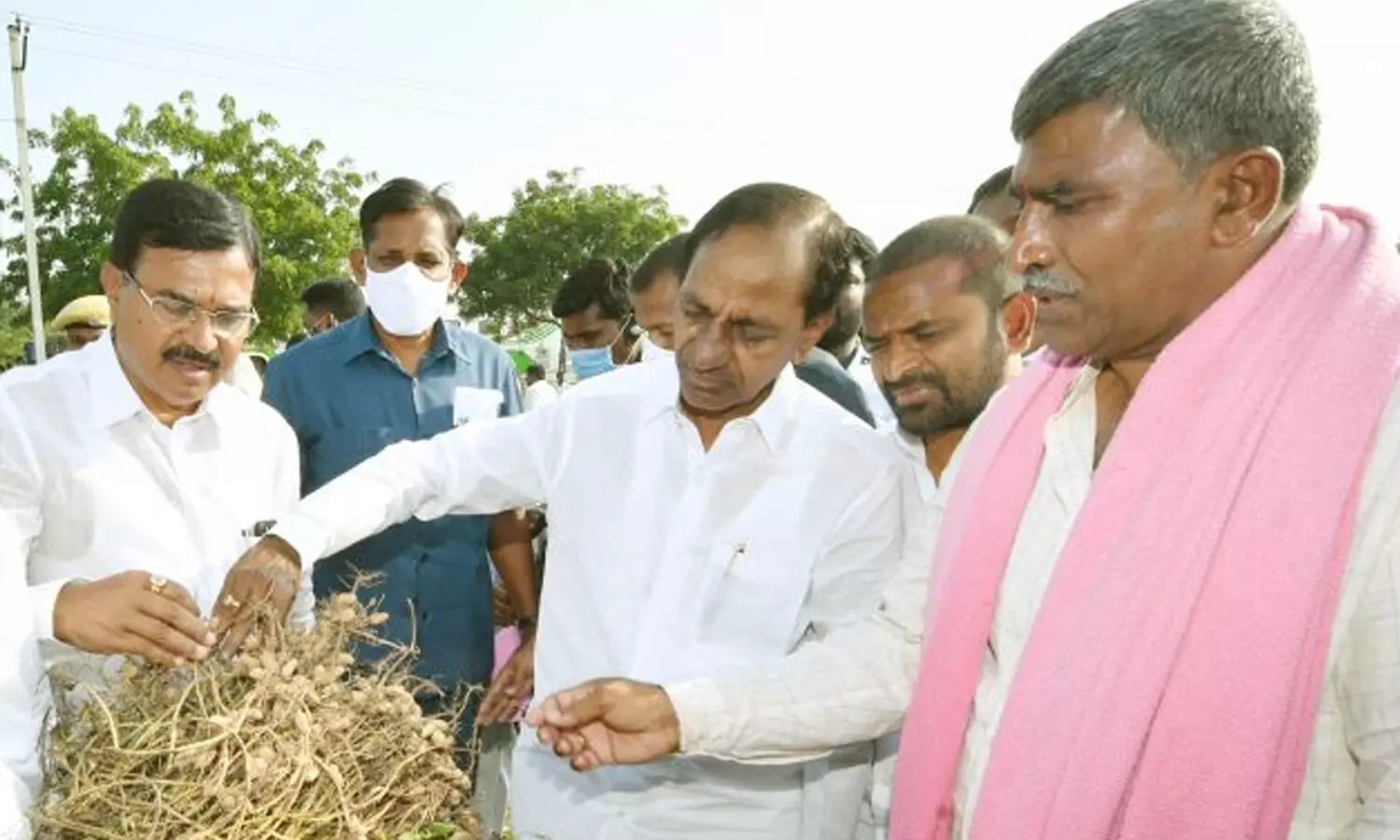 KCR : నేడు కేసీఆర్ పొలంబాట