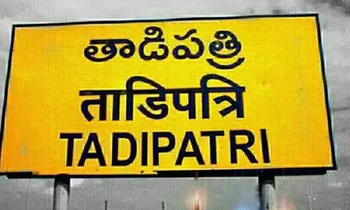 tension prevails in tadipatri, clashes break out between two groups, vinayaka immersion, andhra pradesh