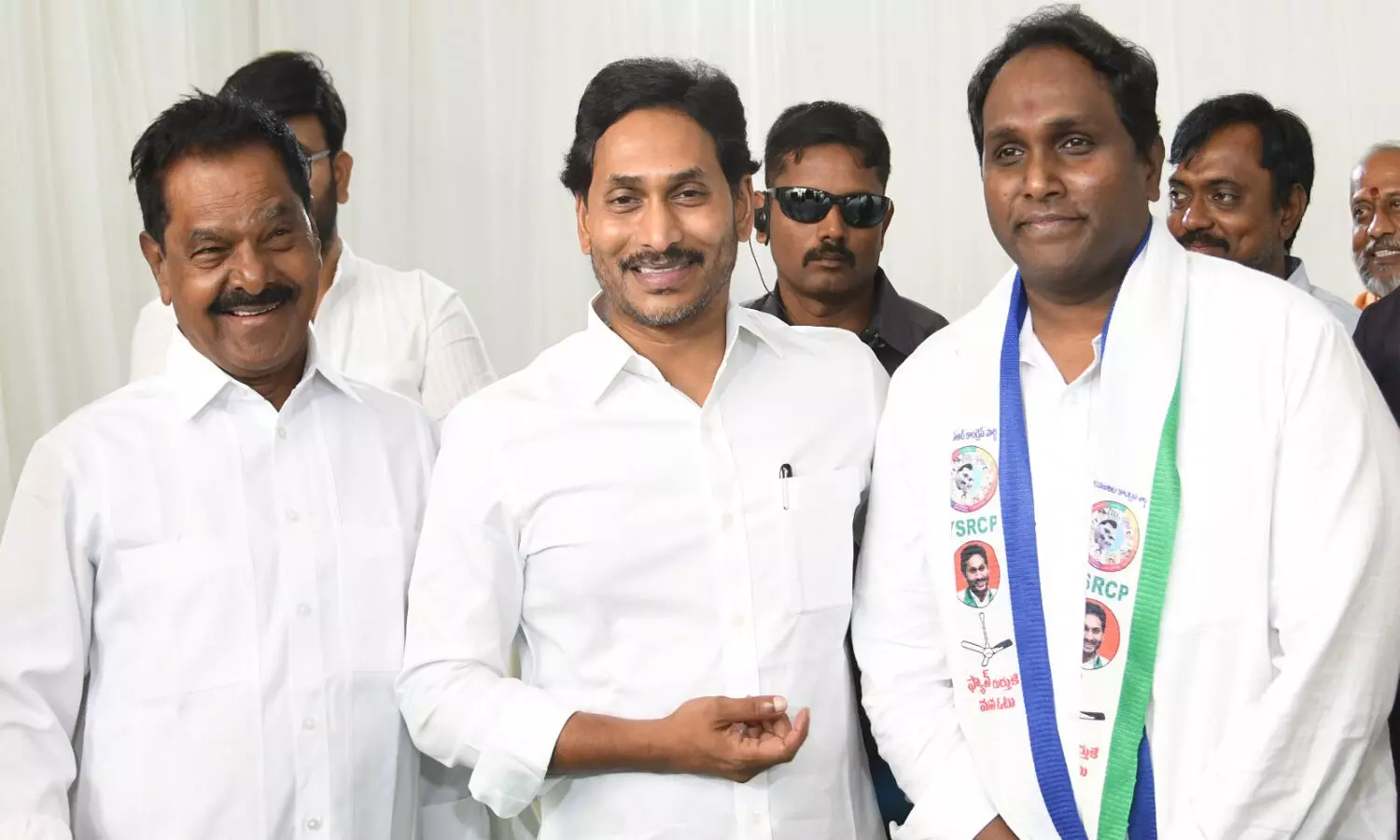 వైసీపీ లో చేరిన టీడీపీ ముఖ్య నేత.. దీంతో ఆ నియోజకవర్గంలో?