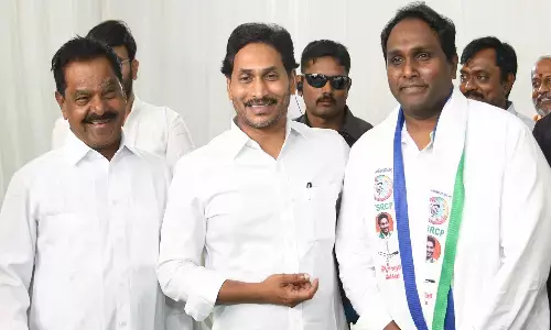 వైసీపీ లో చేరిన టీడీపీ ముఖ్య నేత.. దీంతో ఆ నియోజకవర్గంలో?