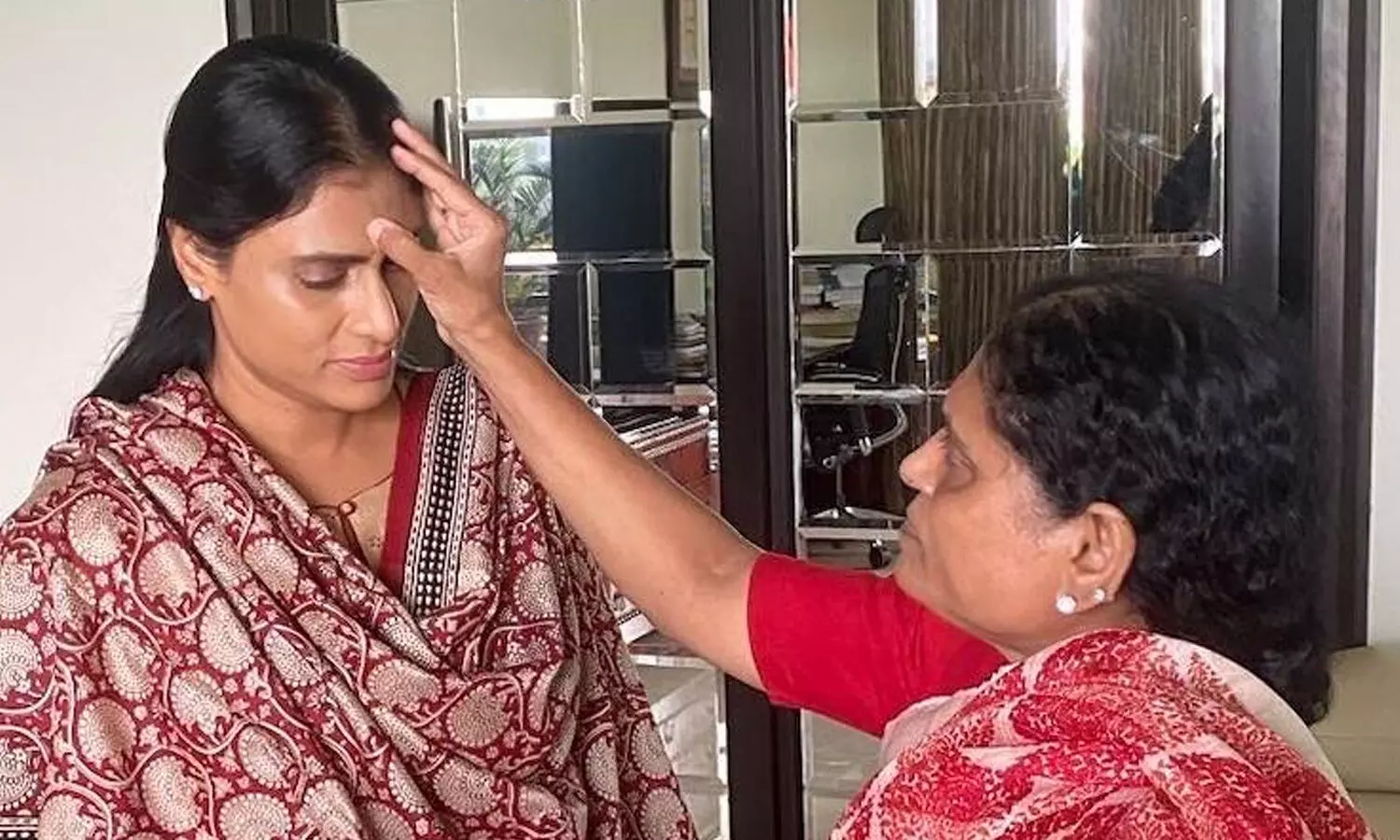 Ys Sharmila : నేటి నుంచి షర్మిల బస్సు యాత్ర