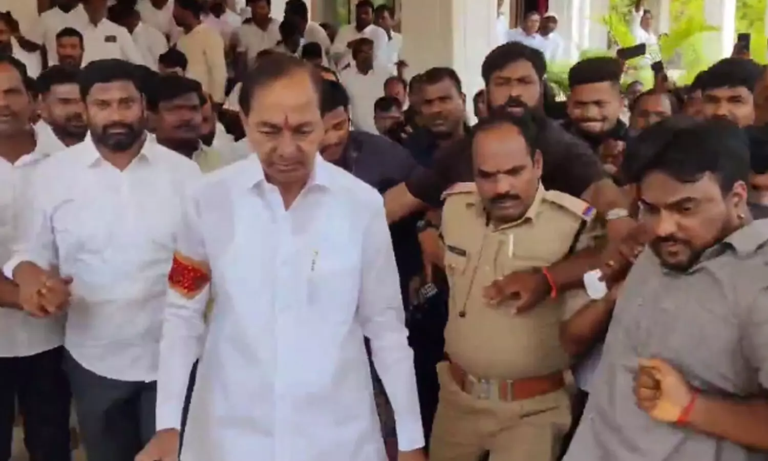 KCR : ఎండిన పంటలను చూసిన కేసీఆర్