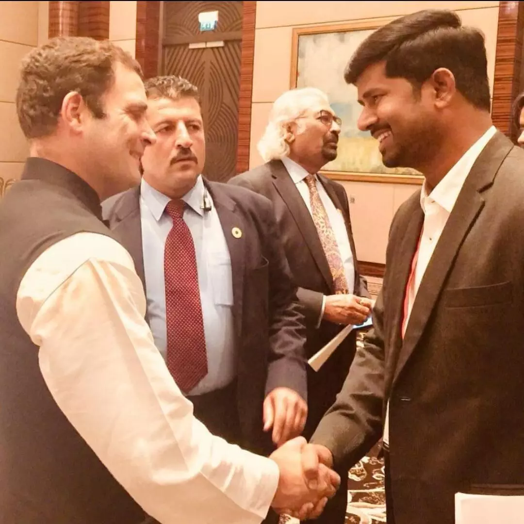 రాహుల్ గాంధీతో నంగి దేవేందర్ రెడ్డి (ఫైల్ ఫోటో) రాహుల్ గాంధీతో నంగి దేవేందర్ రెడ్డి (ఫైల్ ఫోటో)