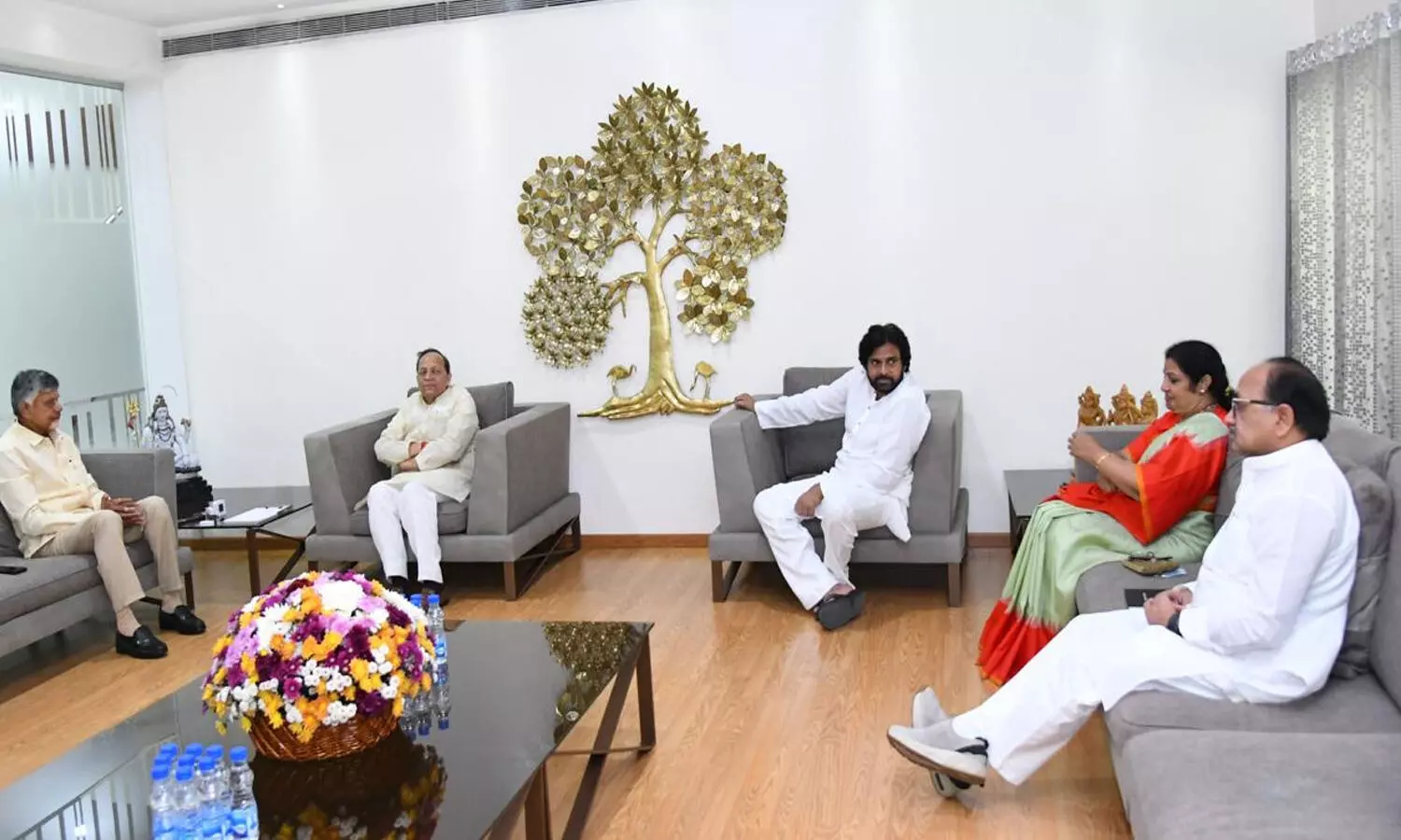 NDA Alliance : సీట్ల సర్దుబాటు కుదిరినట్లేనా? NDA Alliance : సీట్ల సర్దుబాటు కుదిరినట్లేనా?