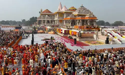 Ayodhya : కిటకిటలాడుతున్న అయోధ్య.. లక్షల మంది రాకతో