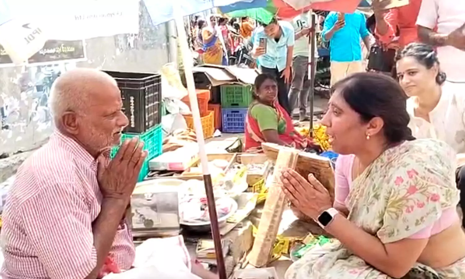 Ys Sunitha : పులివెందుల వీధుల్లో వైఎస్ సునీత ప్రచారం