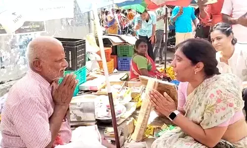 Ys Sunitha : పులివెందుల వీధుల్లో వైఎస్ సునీత ప్రచారం