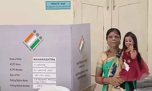 Nagapur : ఓటు హక్కు వినియోగించుకున్న పొట్టి మహిళ