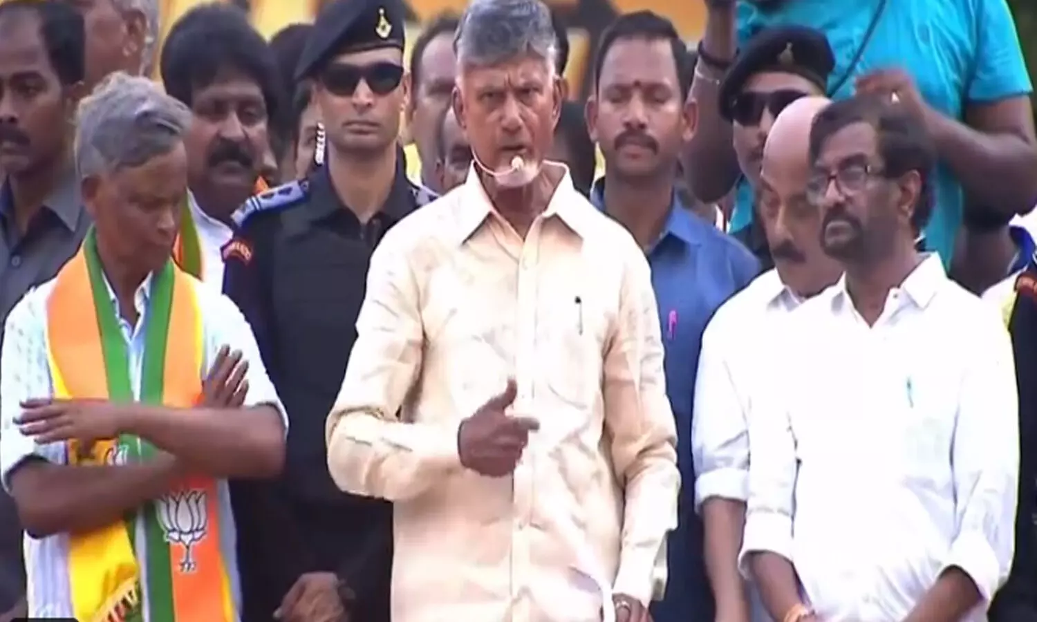 Chandrababu : నేను అహర్నిశలూ జనం కోసం... జగన్ మాత్రం మోసాలు చేయడం కోసం Chandrababu : నేను అహర్నిశలూ జనం కోసం... జగన్ మాత్రం మోసాలు చేయడం కోసం