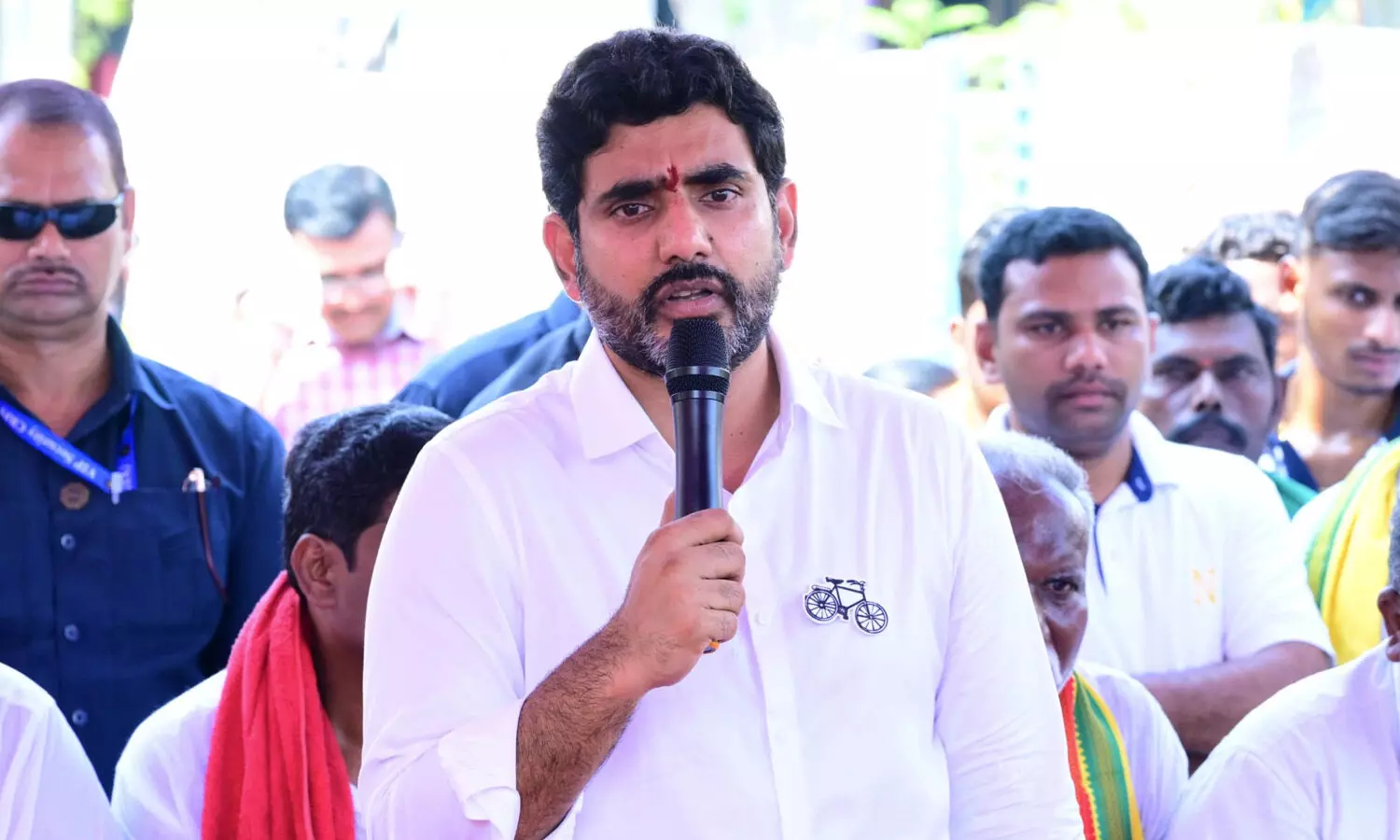 nara lokesh,  minister, devotees tweet, reaction