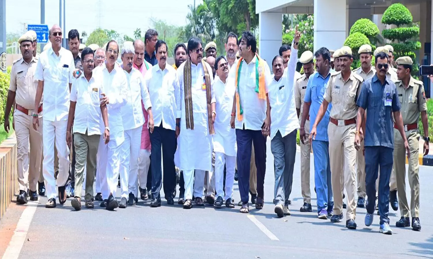 పింఛన్ల పంపిణీలో సీఎస్ లెక్క చేయడంలేదు