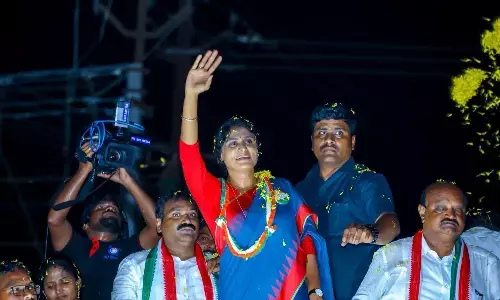 Ys Sharmila : పొన్నవోలుపై ఫైర్ అయిన వైఎస్ షర్మిల