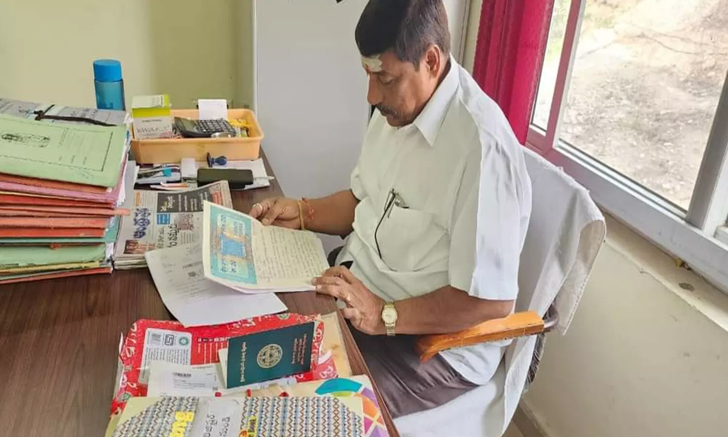 కన్నకొడుకులు వదిలేశారని యావదాస్తినీ ఆ తండ్రి ఏం చేశారో తెలుసా?