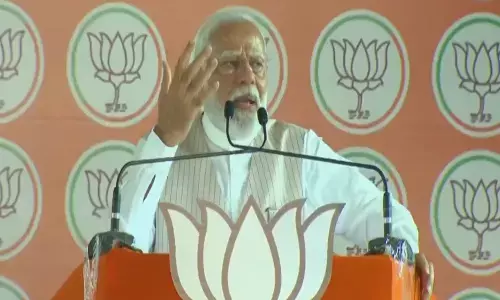 Narendra Modi : ట్రిపుల్ ఆర్ టాలీవుడ్ తీస్తే.. తెలంగాణలో డబుల్ ఆర్ నడుస్తుంది