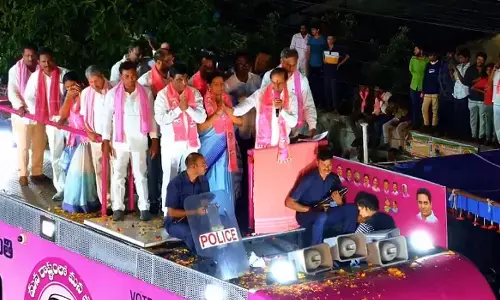 KCR : నేడు కేసీఆర్ రోడ్ షో మహబూబాబాద్ లో