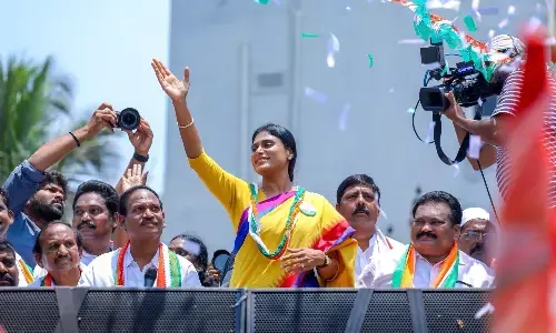 Ys Sharmila : జగనన్నా... ఆ ఎమ్మెల్సీని మీరెందుకు సమర్థిస్తున్నారు?