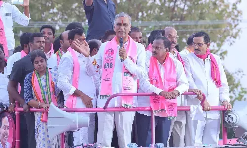 హైదరాబాద్ పై మరోసారి ఏపీ నేతల కుట్ర : హరీశ్ రావు