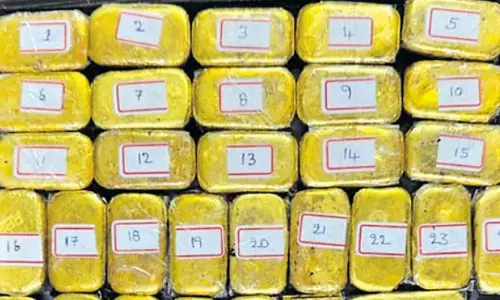 Hyderabad : 25 కోట్ల విలువైన బంగారం స్వాధీనం