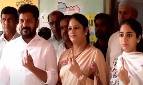 Revanth Reddy : కొడంగల్ లో ఓటు వేసిన రేవంత్