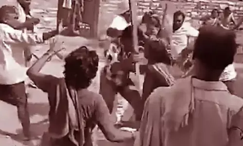 పల్నాడు పంతం.. బాంబులు వేసుకున్న ఇరువర్గాలు