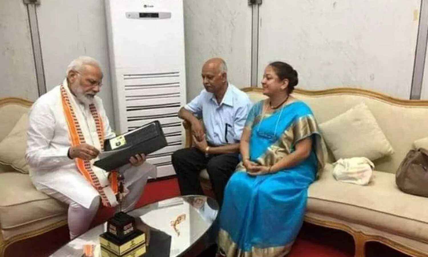 narendra modi, yogesh, sumeedha, siachen soldiers narendra modi, yogesh, sumeedha, siachen soldiers