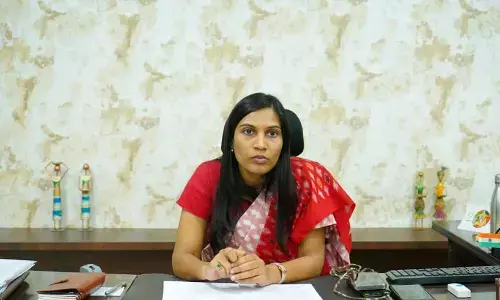 నా పేరుతో డబ్బులు అడగుతున్నారు నమ్మొద్దు : కలెక్టర్