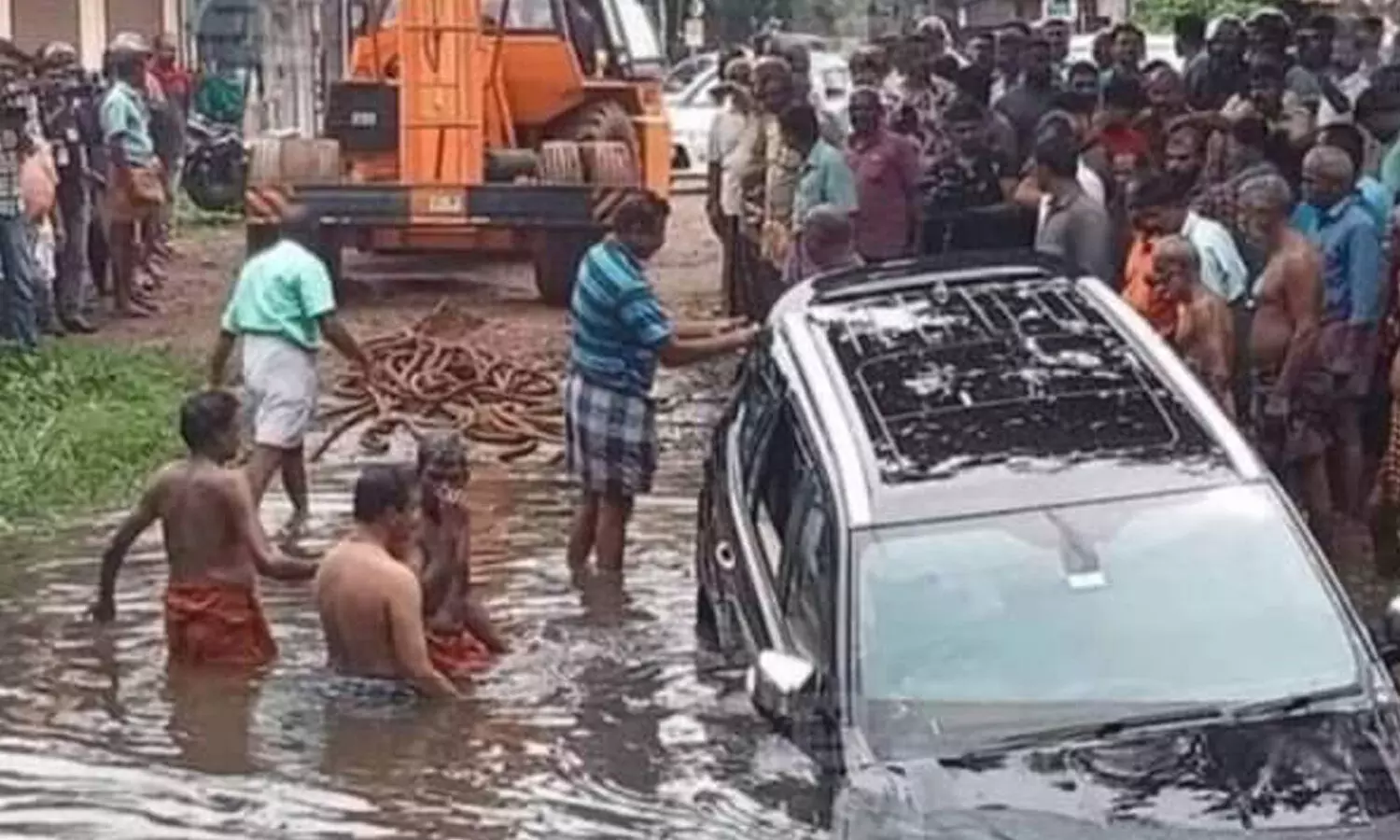 గూగుల్ మ్యాప్ ను నమ్ముకున్నారు... నట్టేట మునిగారు గూగుల్ మ్యాప్ ను నమ్ముకున్నారు... నట్టేట మునిగారు