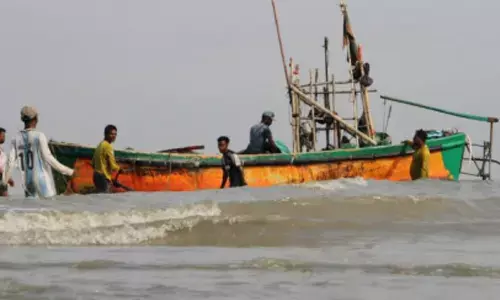 Remal : మత్య్యకారులకు చేపలవేటపై నిషేధం... ఎప్పటి వరకూ అంటే?