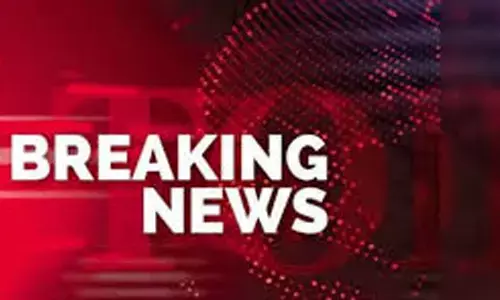 Breaking : ఈదురుగాలులకు కూలిన గోడ.. నలుగురి మృతి