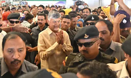 chandrababu, telugu desam party chief,  reached,  hyderabad