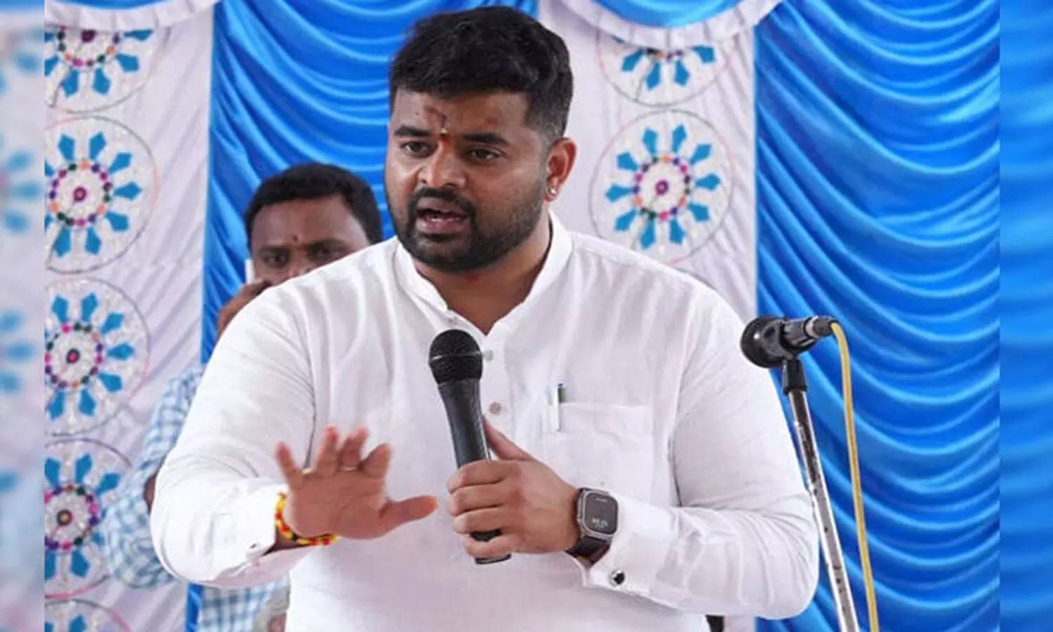 JDS : పోలీసుల అదుపులో ప్రజ్వల్ రేవణ‌్ణ.. ఎయిర్‌పోర్టులో అడుగుపెట్టిన వెంటనే