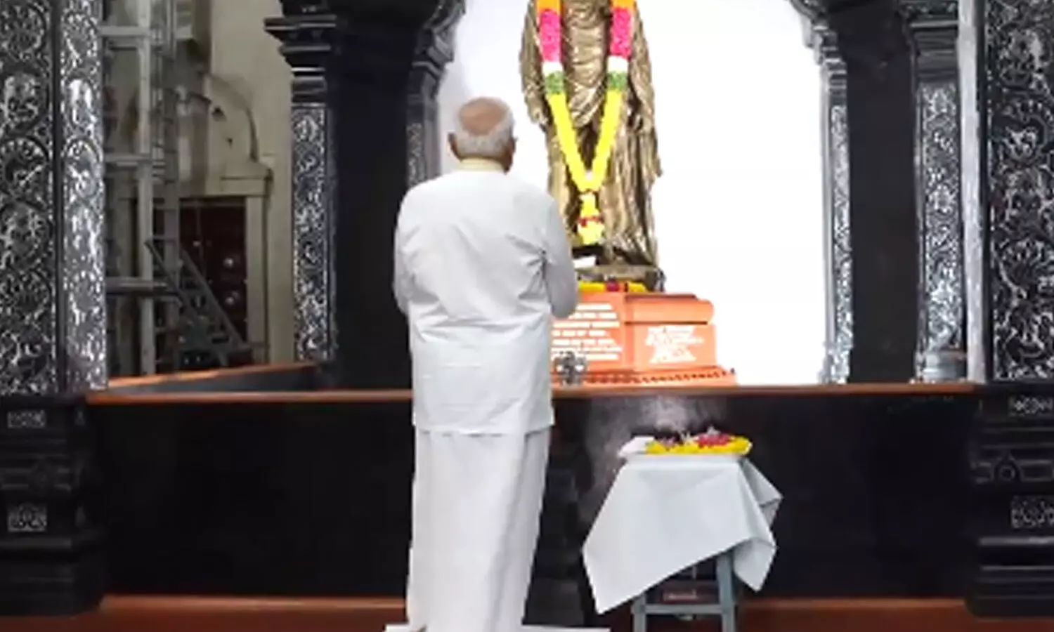 Modi : కన్యాకుమారిలో మోదీ.. రేపటి వరకూ ధ్యానం