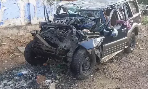 Road Accident : ఘోర రోడ్డు ప్రమాదం.. స్పాట్ లోనే నలుగురి మృతి
