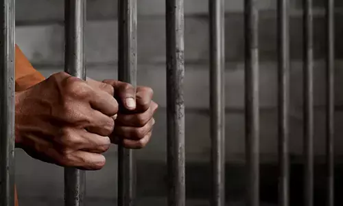 జైలులోనే ముంబై బాంబుపేలుళ్ల కేసు నిందితుడు హత్య