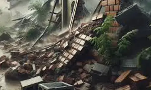 Breaking : హైదరాబాద్ లో విషాదం.. గోడకూలి నలుగురి మృతి