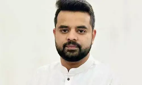 ఆధిక్యంలో ప్రజ్వల్ రేవణ్ణ