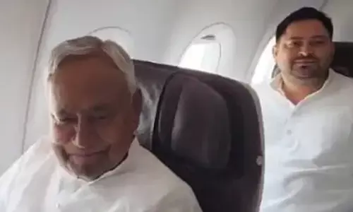 ఒకే విమానంలో నితీష్.. తేజస్వి.. ఏమైనా జరగొచ్చా?